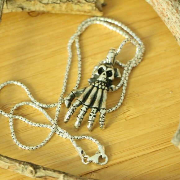 Sterling Silver SKULL & HAND'S BONE Men's Necklace - Picture 4 of 8